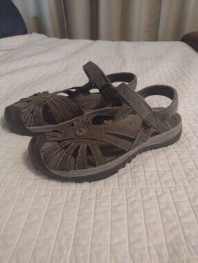 KEEN Womens 8 Sandal Closed Toe Rose Hiking Outdoor Water Hook & Loop Adj Grey
